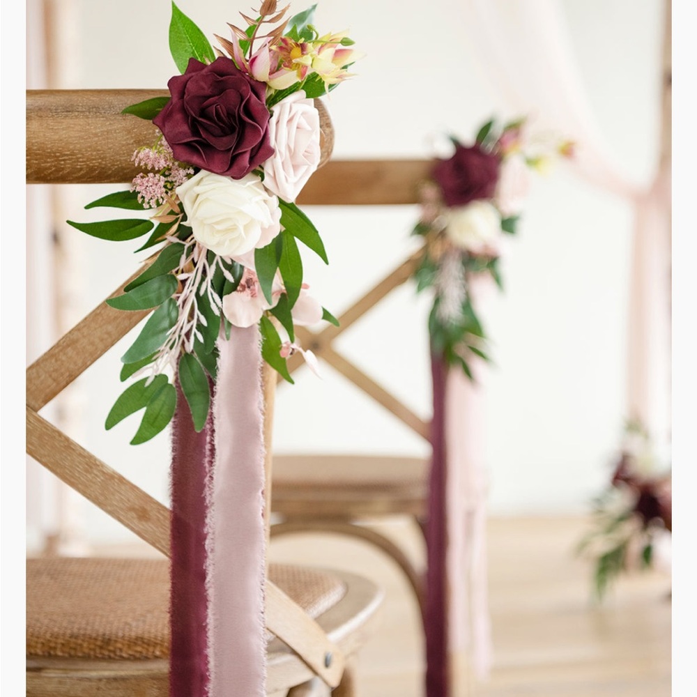 Wedding Pew Flowers 🌺